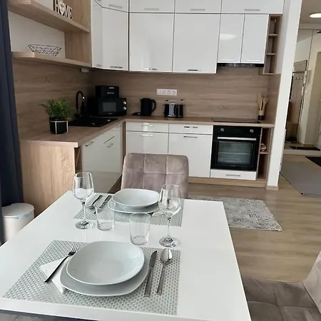 Korosi Apartman 巴拉顿诺尔马迪