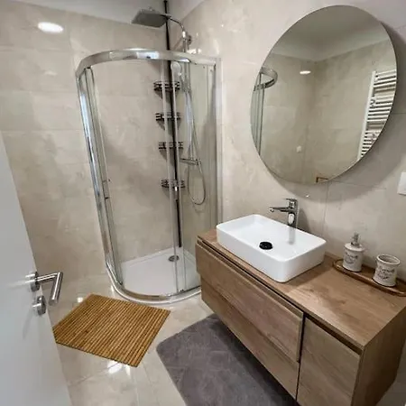Apartment Korosi Apartman *